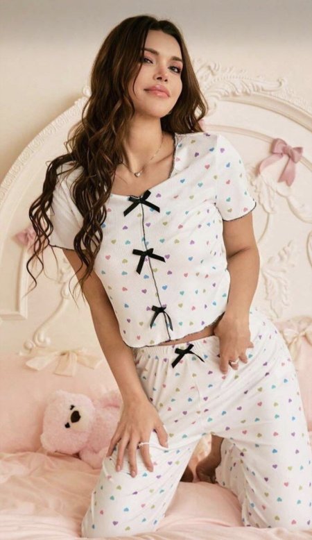 بجامة أنثوية ناعمة